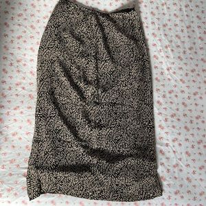 ANNTAYLOR. Light brown skirt. Size 6P